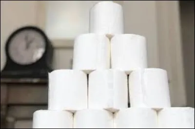 Quelle marque de papier-toilette porte le nom d'une fleur aquatique ?