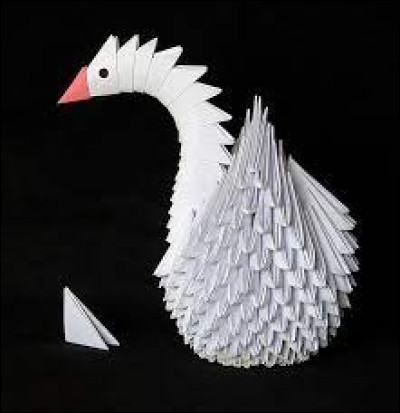 Comment appelle-t-on l'art du pliage de papier originaire du Japon ?