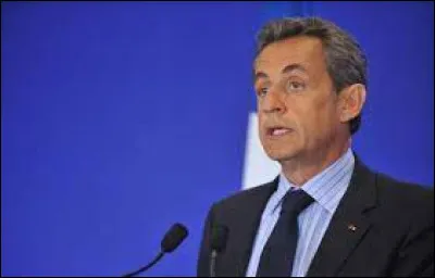 Politique : En 2015, l'UMP disparait pour devenir le parti :