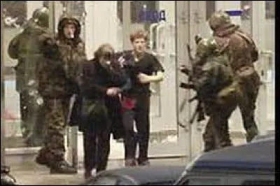 Monde : Dans quel pays eu lieu la prise d'otage d'un théâtre qui a causé la mort de 128 otages ?