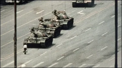 Monde : Dans quel pays a été prise cette photo le 4 juin 1989 ?