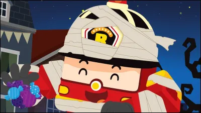 Quel est ce camion avec son costume de momie ?