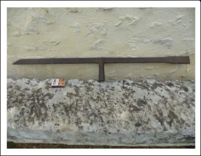 Relativement imposant (1,25 m de long pour plus de 5 kg), à quoi servait cet engin... et quel est son nom ?