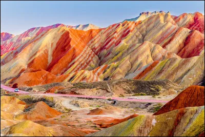 Où peut-on voir ces "montagnes arc-en-ciel" ?
