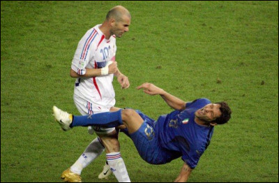 Sport : comment s'appelait le joueur de football à qui Zidane a mis un coup de boule lors de la finale de la Coupe du Monde 2006 ?