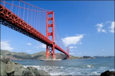 Quel est ce pont construit en Amérique de 1933 à 1937 ?