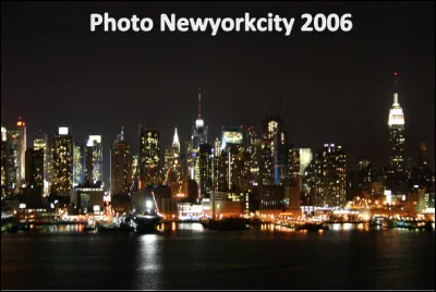 Quel est le nom de l'arrondissement de New York situé sur une île, le plus peuplé, le plus commercial, le plus financier, le plus actif et le plus culturel ?