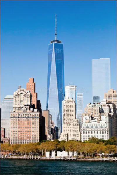 Quel est le plus haut gratte-ciel de New-York qui culmine à 541 mètres, mis en service en 2014 ?