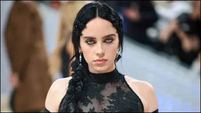 Quelle couleur de cheveux Billie Eilish n'a-t-elle jamais eu ? (2022)