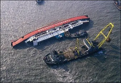 Catastrophe : Le 6 mars 1987, le ferry britannique Herald of Free Enterprise chavire, entraînant la mort de 193 personnes. Au large de quel pays a-t-il fait naufrage ?