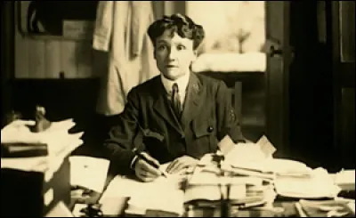 Quelle est cette femme, médecin, célèbre pour avoir été l'unique femme médecin française affectée au front durant la Première Guerre mondiale ?