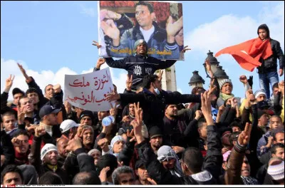 Monde : quel leader est mort le 20 octobre 2011, battu à mort par une foule en colère ?