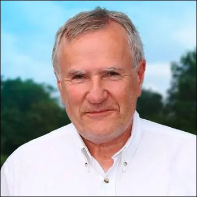 Quelle f&eacute;d&eacute;ration sportive bas&eacute;e &agrave; Lamotte-Beuvron est dirig&eacute;e depuis 2006 par Serge Lecomte ?