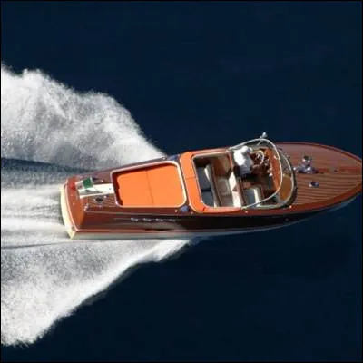 Comment appelle-t-on la trace marquant le passage d�un bateau dans un liquide ?