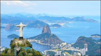 Partons au Brésil, plus précisément à Rio de Janeiro où nous retrouvons le Christ Rédempteur. Au fait, que signifie "Rio de Janeiro" ?
