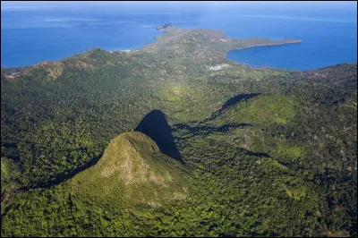 France : Quelle île devient le 29 mars 2009, le 101e département français à la suite d'un référendum local, avec 95,2% de votes favorables ?