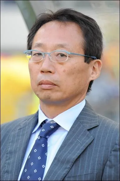 Entraneur, Japon, NON SOURIANT