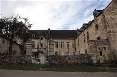 Nous terminons notre balade en Côte-d'Or, au château de Villeberny. Nous sommes en région ...