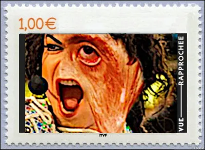 Vraiment, certains ne respectent rien, en sculpture ! Quel est ce machin ?