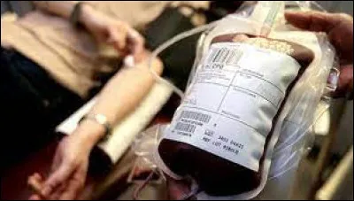 Justice : Le 22 juin 1992 s'ouvre le procès de l'affaire du sang contaminé. Quel homme politique est mis en cause dans ce procès ?