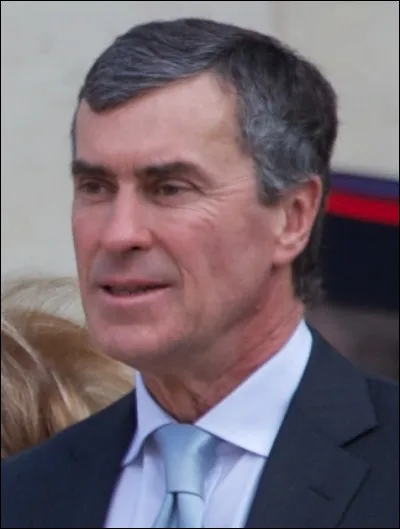 Politique : Quel ministre délégué chargé du budget passe aux aveux en 2013 en révélant posséder des fonds non déclarés sur un compte en Suisse ?