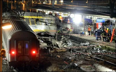 Catastrophe : Dans quelle commune de région parisienne un train a déraillé en entrant en gare le 12 juillet 2013 causant la mort de 7 personnes ?