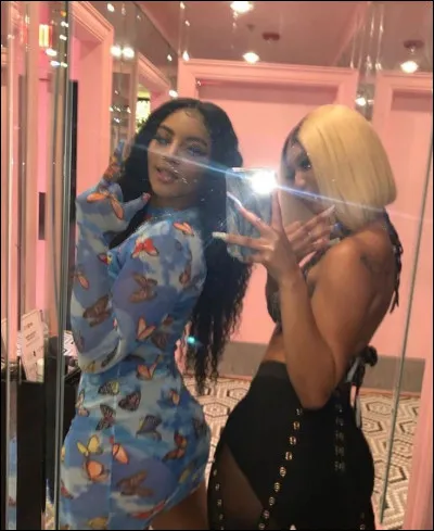 T'arrives dans la cour de récréation et tu vois que ton meilleur ami se fait harceler et qu'il ne se défend pas, que fais-tu ? (1)