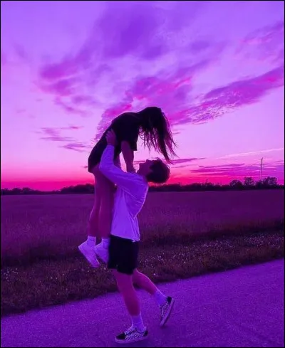 Tu arrives au collège et tu apprends que ton crush a changé d'école, comment réagis-tu ?