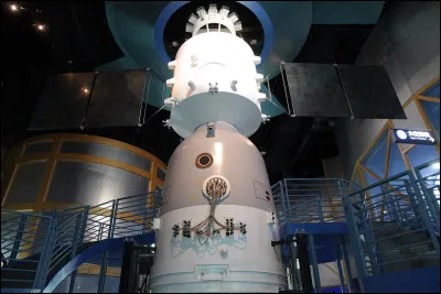 Science : Quel pays devient le troisième pays à envoyer un homme dans l'espace le 15 octobre 2003 ?