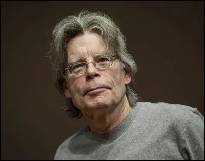 Qui est cet écrivain, auteur de la série de huit romans ''La Tour sombre'' ?