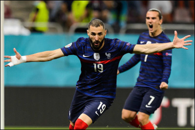 Combien de frères et s&oelig;urs a Karim Benzema ?