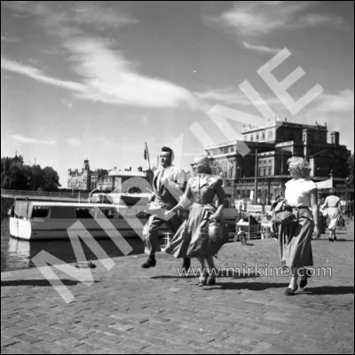 Quel acteur est à l'affiche du film "L'énigmatique monsieur D." ?