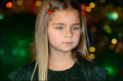 En juin 2021, elle reprend la chanson ''Y'a pas que les grands qui rêvent'' de Melody, vrai ou faux ?