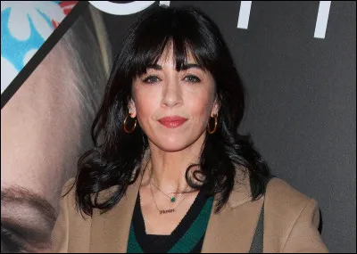 Sur quel moteur de recherche devient-elle la chanteuse la plus recherchée en 2017 ?