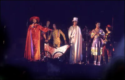 Quel est ce groupe français de variété, fondé en 1972 par son animateur et chanteur Michel Fugain jusqu'en 1977 ?