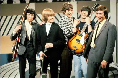 Quel est ce groupe de rock britannique co-fondé en 1962 par le chanteur vedette Mick Jagger ?