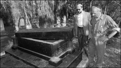 Fait divers : Où eut lieu la profanation de 34 tombes juives le 8 mai 1990 ?