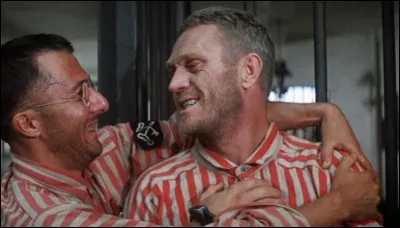 Complétez ces paroles : On n'est pas des imbéciles, on a même de l'instruction, au ...