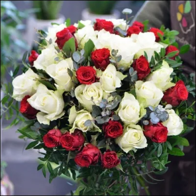 Trouvez le titre par les paroles : Ouvrant ton coeur vermeil - Tu m'apparus par un clair avril !