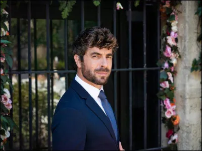 Quel personnage interprète-t-il dans la série ''Ici Tout Commence'' sur TF1 ?