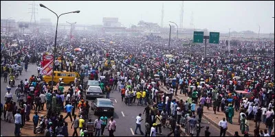 Le Nigeria est le 6e pays : combien de temps a-t-il fallu à la population, aujourd'hui de 216 millions, pour doubler ?