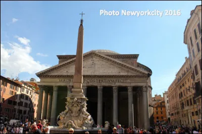 Quel est cet édifice religieux datant du premier siècle avant J.-C. qui possède la plus grande coupole du monde en béton non armé de 43,30 mètres de diamètre ?