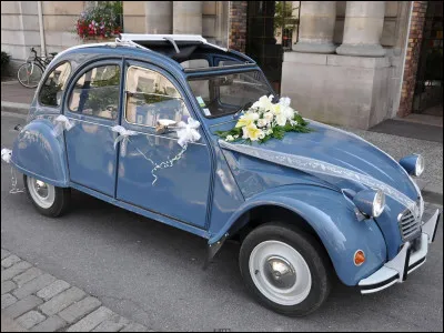 Pour quelle occasion cette 2CV est-elle utilisée ?