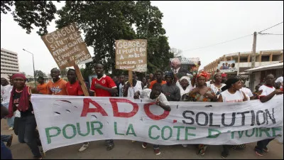 Monde : Le 26 octobre 2000 après l'élection de Laurent Gbagbo de violentes émeutes coûtent la vie à plus de 300 personnes. Mais dans quel pays ?