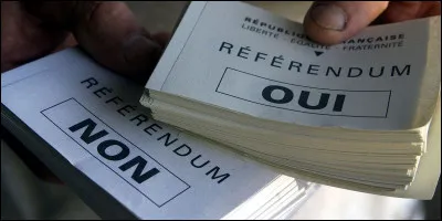 Politique : Le 24 septembre 2000, les Français répondent ''oui" à un référendum. Mais oui à quoi ?