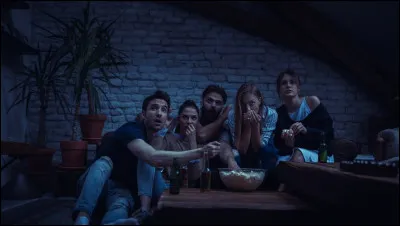 C'est toujours sympa d'en regarder un en mangeant ce qu'on a obtenu dans les questions d'avant ! Et c'est surtout le moment de se faire une bonne dose de frayeur !