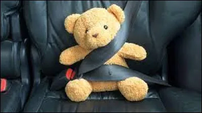 Le port de la ceinture de sécurité en voiture est rendu obligatoire en...