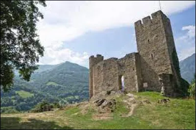 Je vous propose de rester en Occitanie et de partir à la découverte du château Sainte-Marie, à Esterre. Commune de l'arrondissement d'Argelès-Gazost, elle se situe dans le département ...