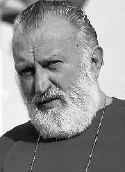 De quel pays le Loma Mansa, 1 948 m est-il le point culminant ?