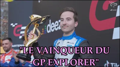 Quelle célébrité remet le trophée au vainqueur ?